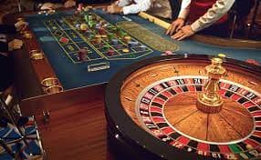 Koleksi permainan di vip888 termasuk Dasar Number, slot, dan live dealer