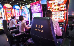 Koleksi permainan slot dan live dealer di vip888